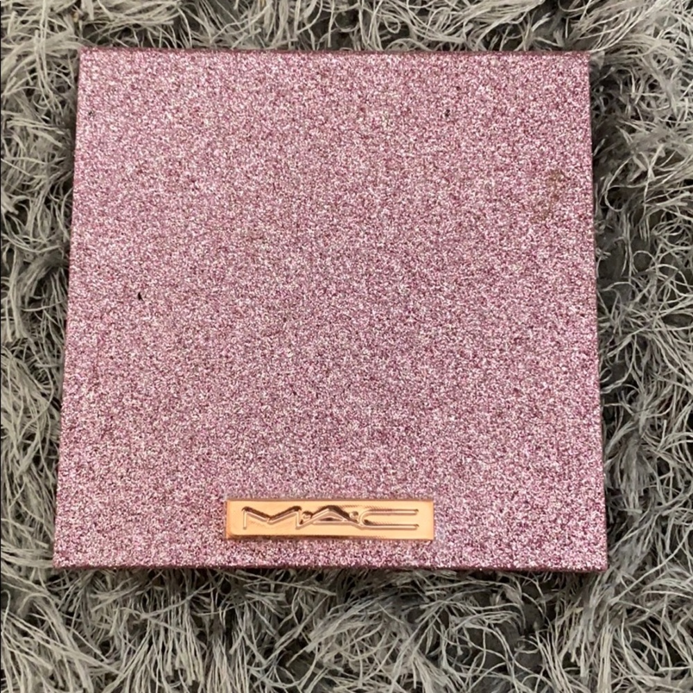 Mac Star Dipped Face Compact Light